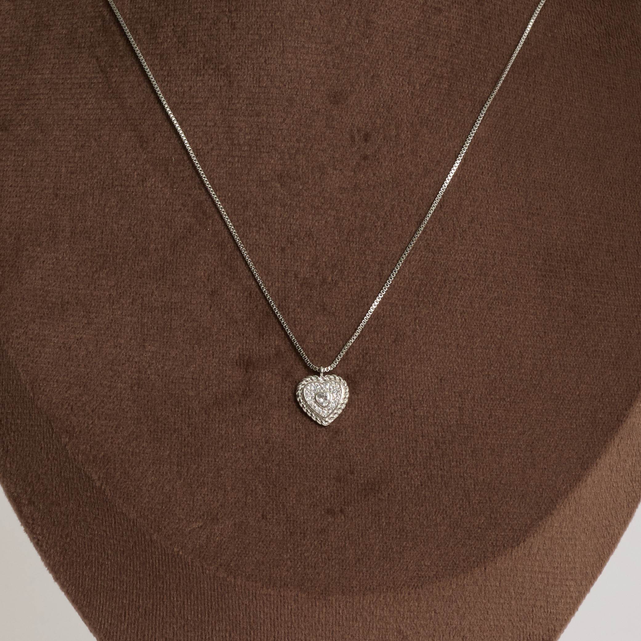 Colar coração trançado cravejado 11mm 45cm com alongadora