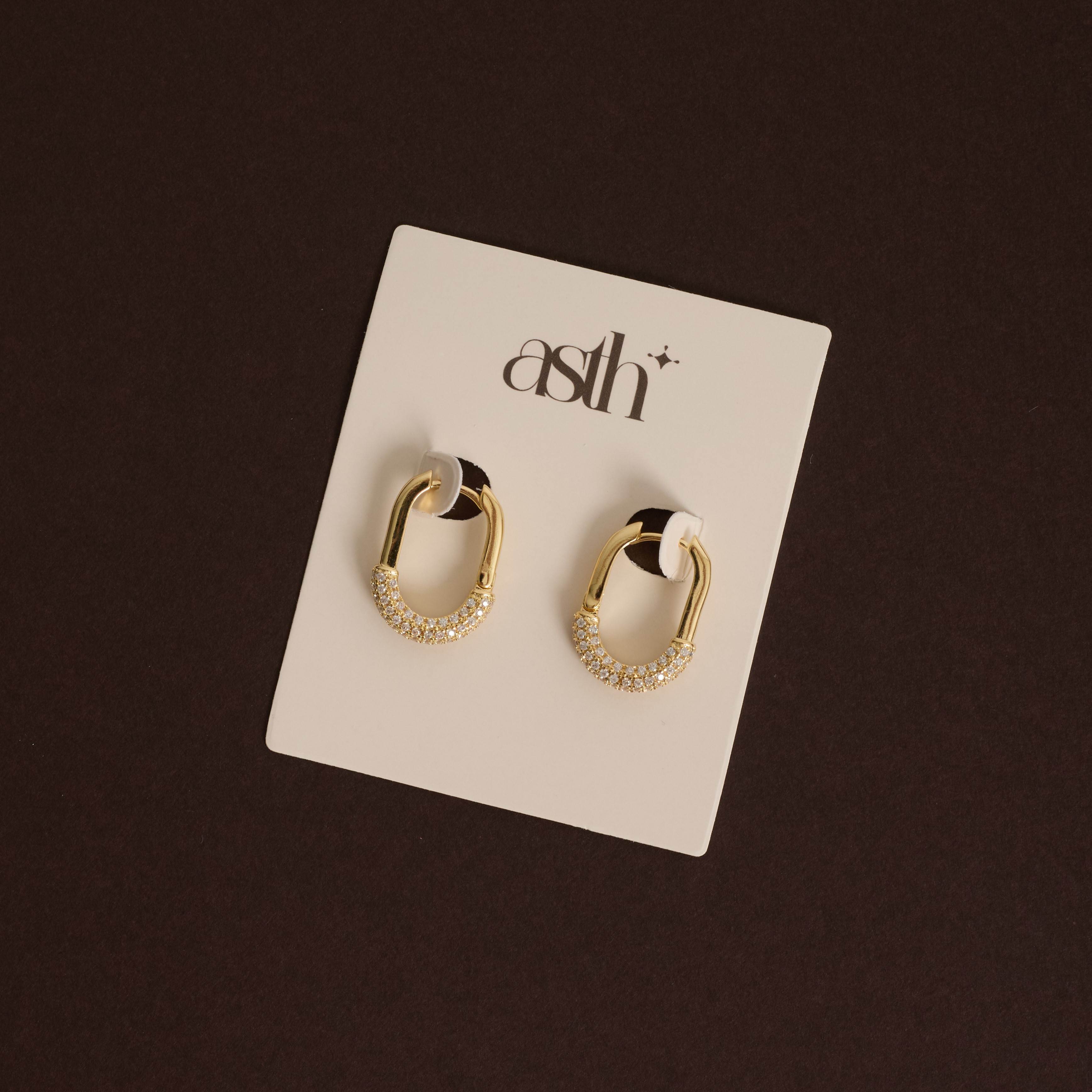 Argola click oval com cravejado 17mm