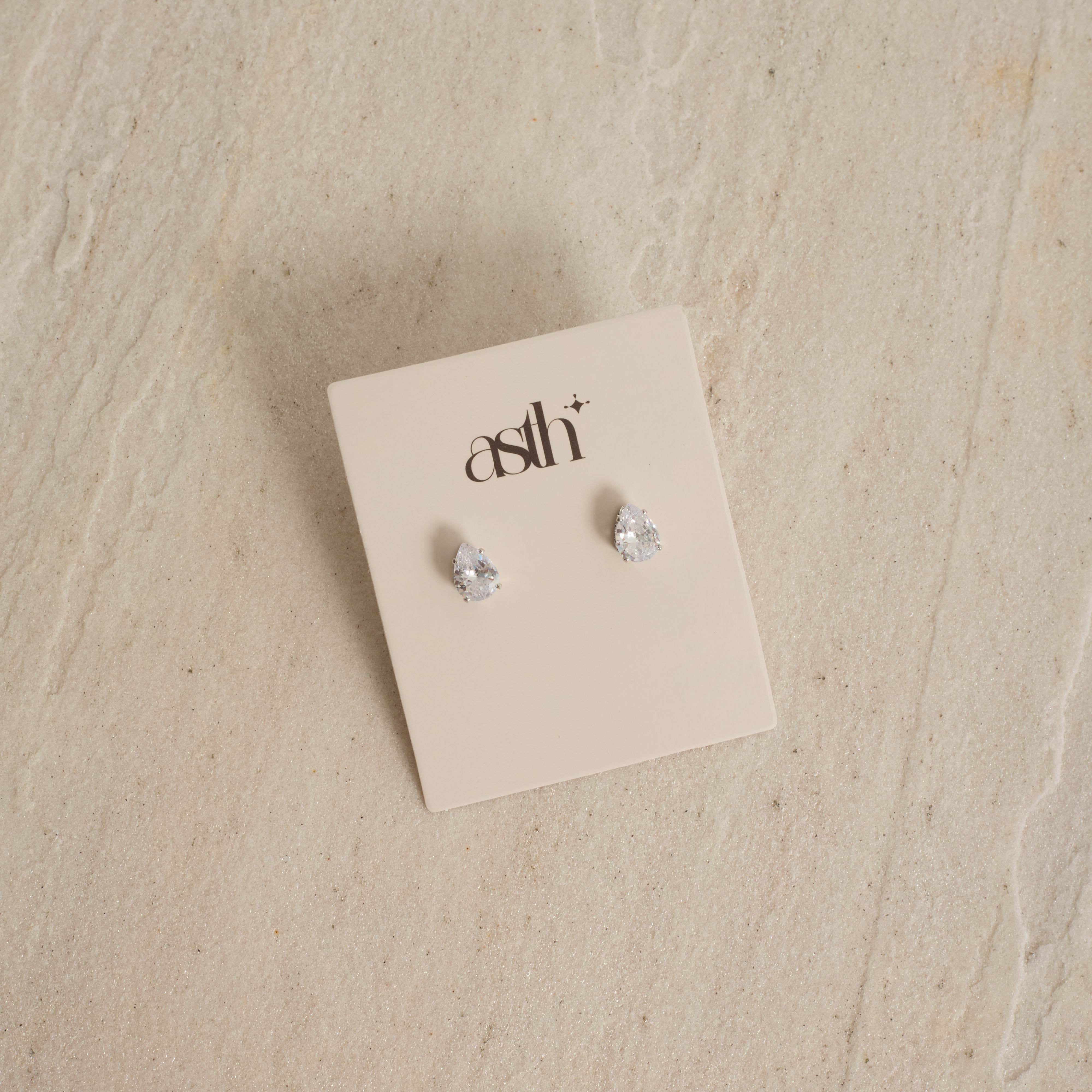 Brinco zircônia gota caixa alta 8mm