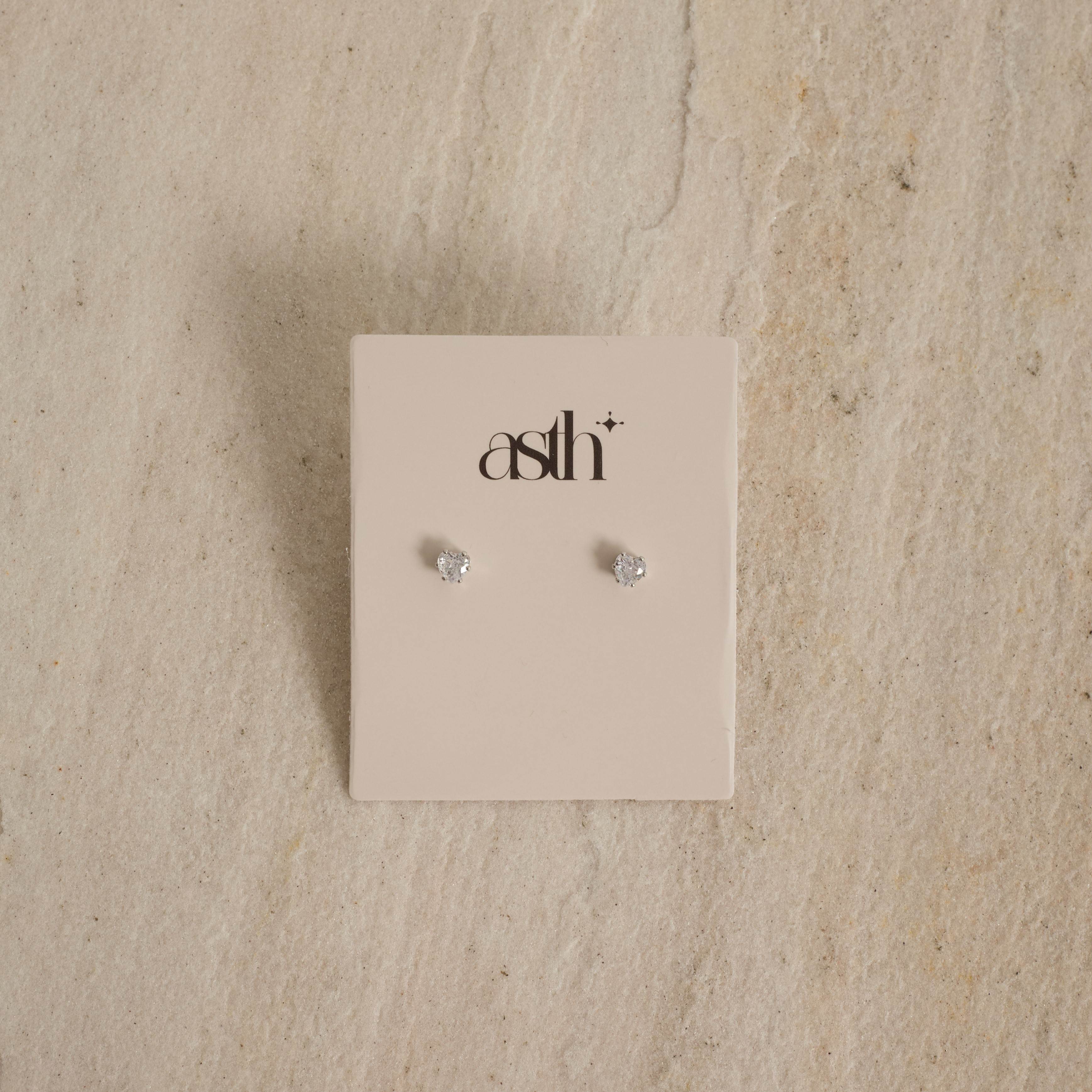 Brinco zircônia coração caixa alta 4mm