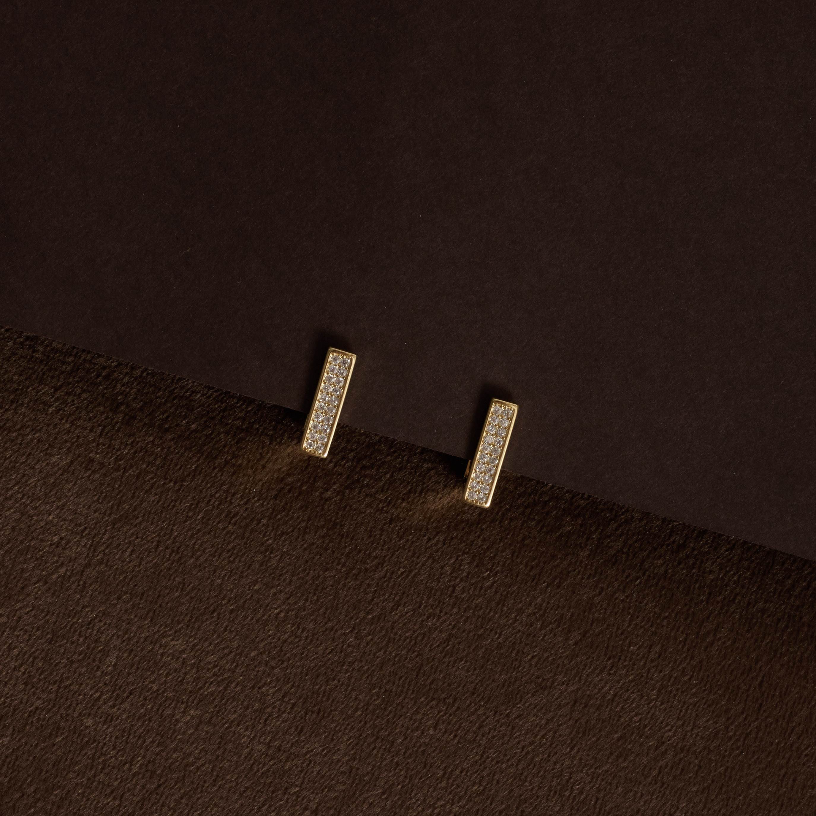 Argola retangular cravejada 14mm tarraxa