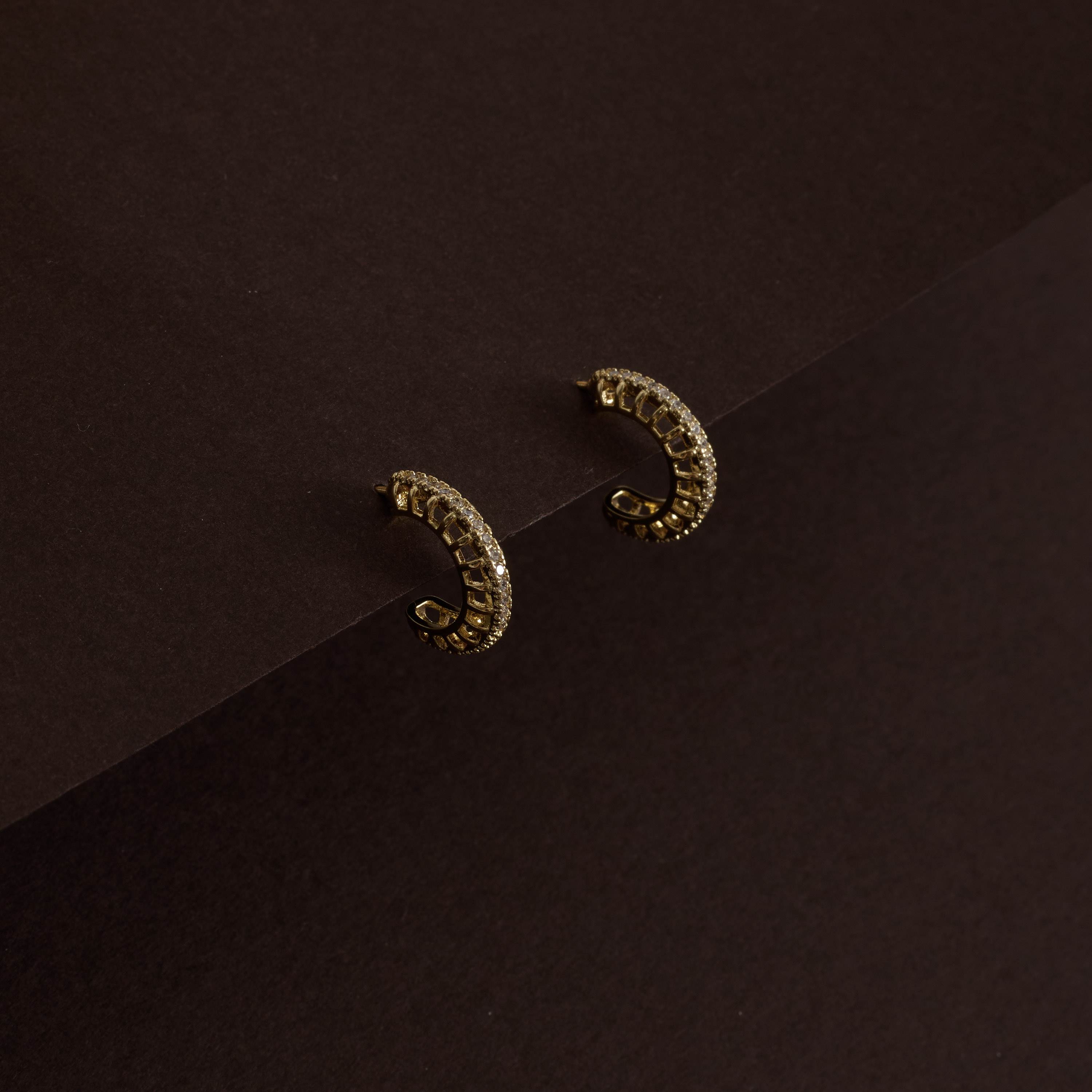 Argola rendada cravejada 15mm tarraxa