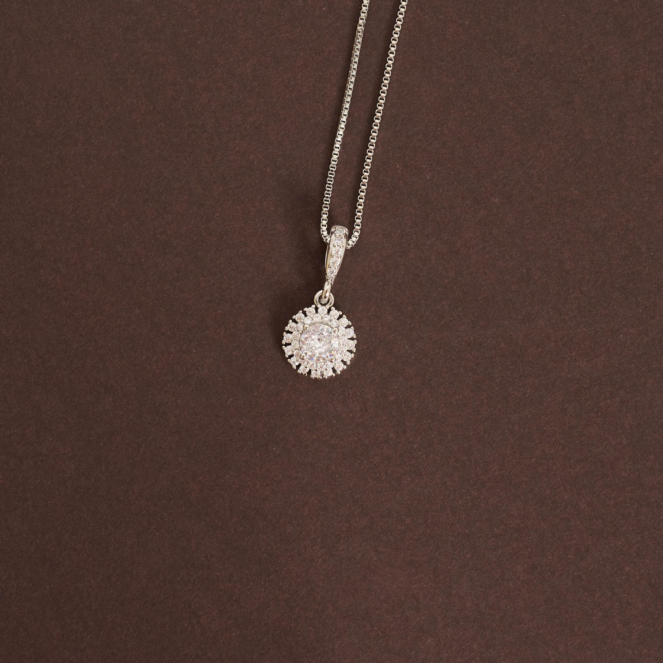 Colar pingente zircônia redonda com duplo cravejado 10mm 45cm com alongadora