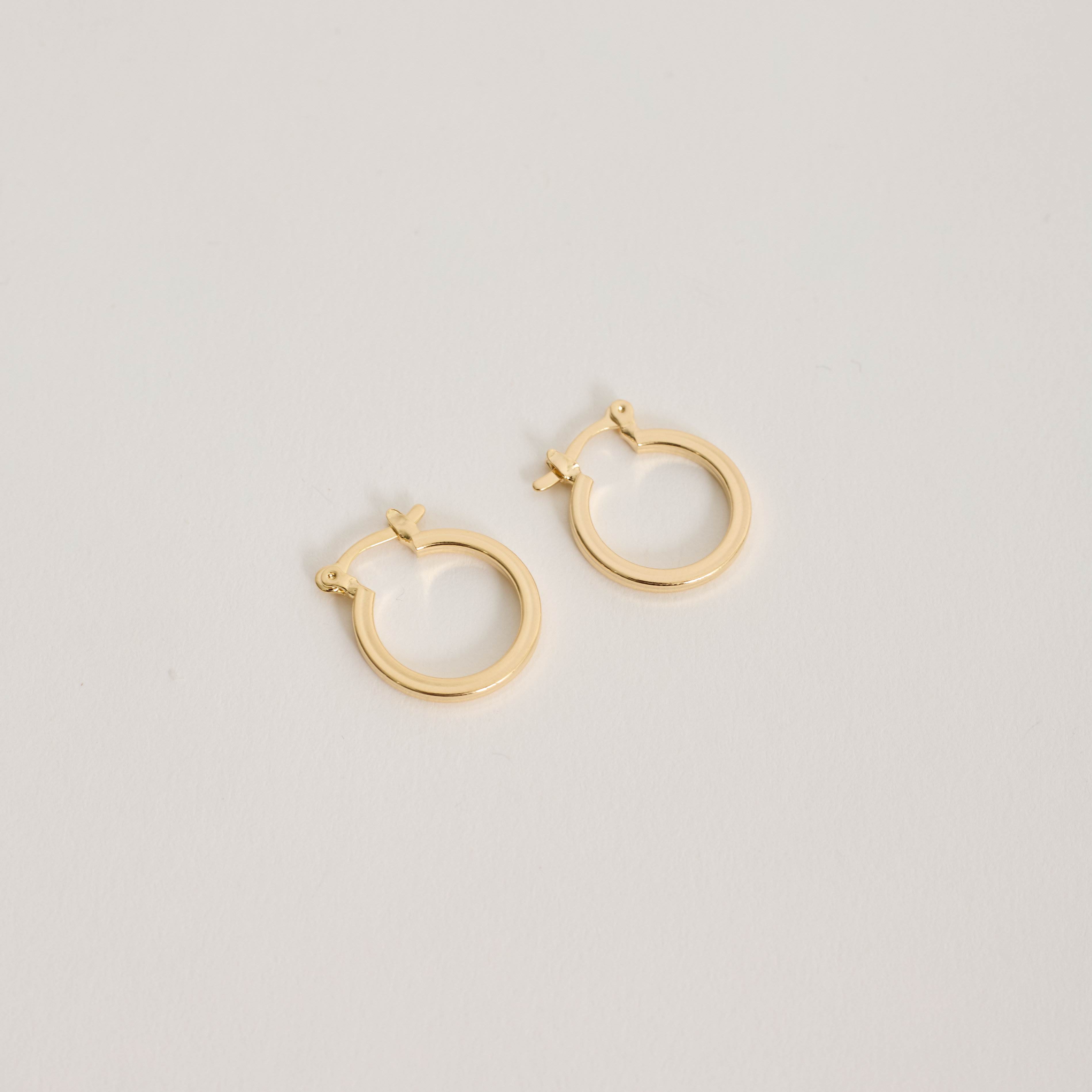 Argola fio quadrado 17mm trava