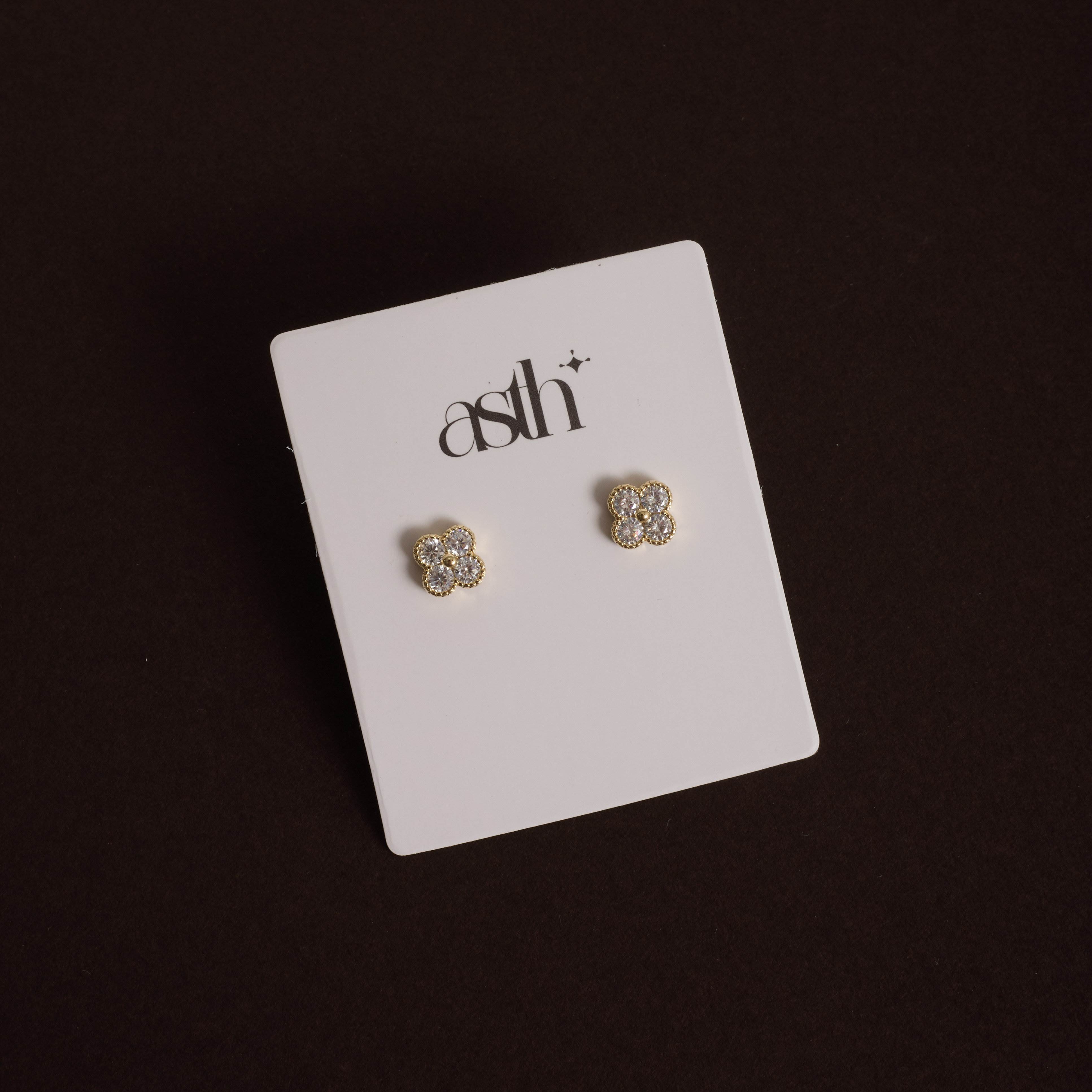 Brinco trevo cravejado 8mm