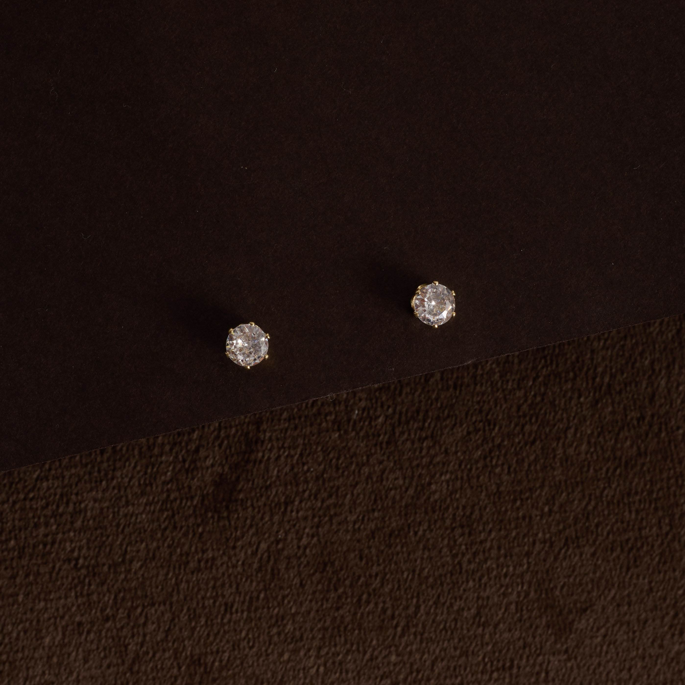 Brinco zircônia redonda cristal caixa alta 5mm