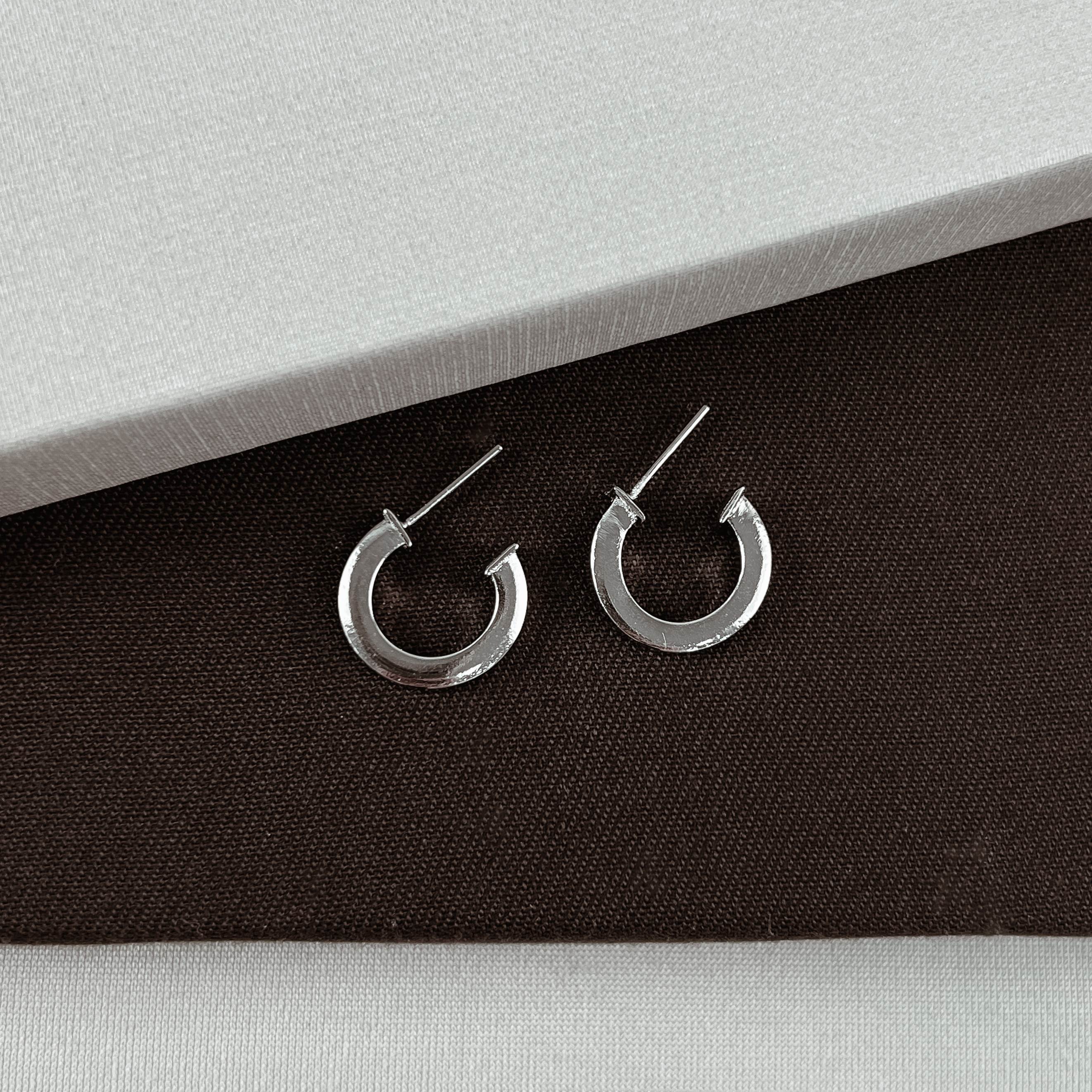 Argola fio quadrado 17mm tarraxa