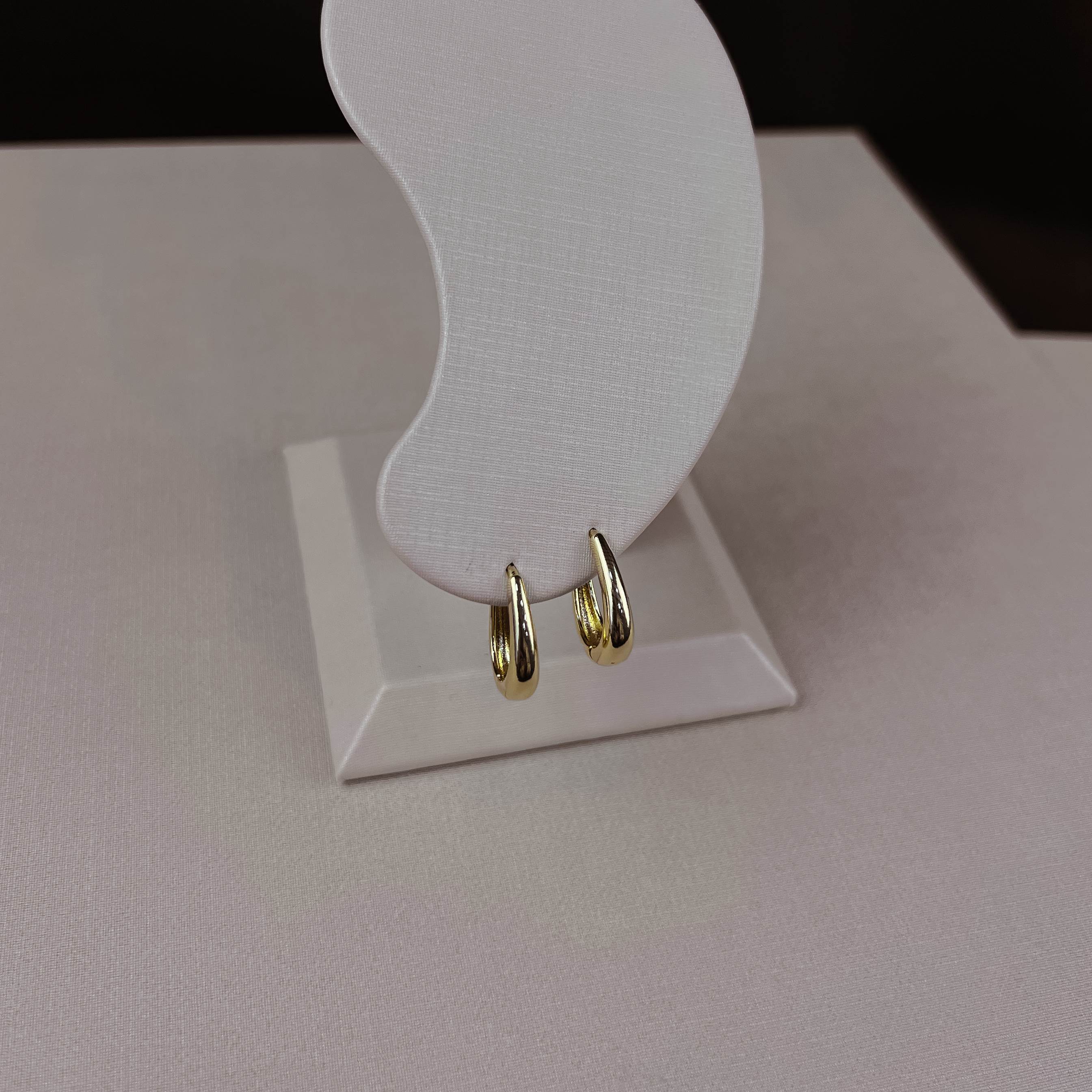 Argola click oval 17mm fio meia cana