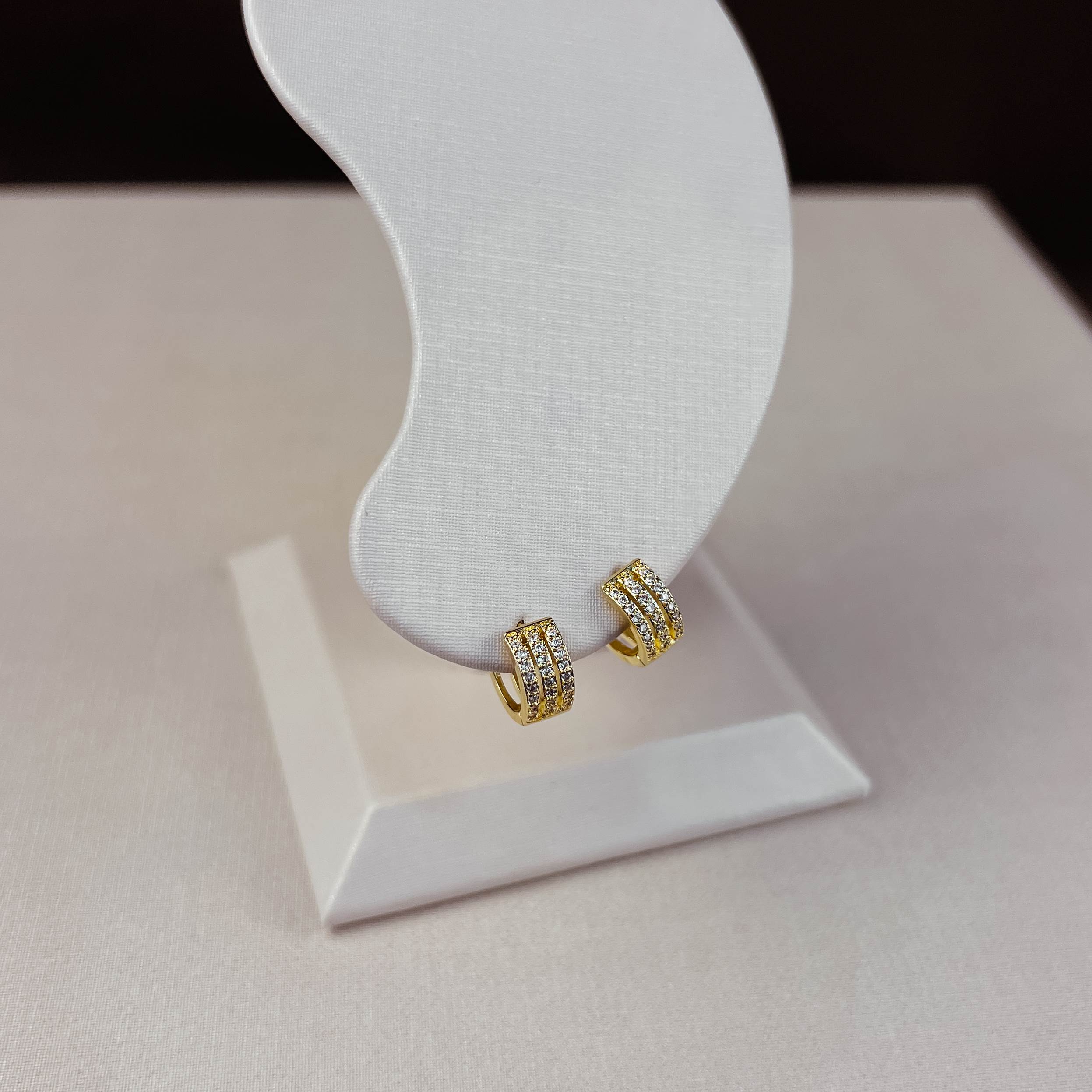 Argola click 3 fios cravejados 10mm